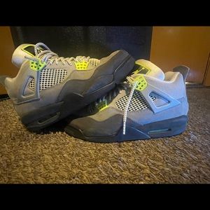 Jordan 4 neon 95